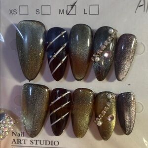 Elegant Gradient Press-On Nails